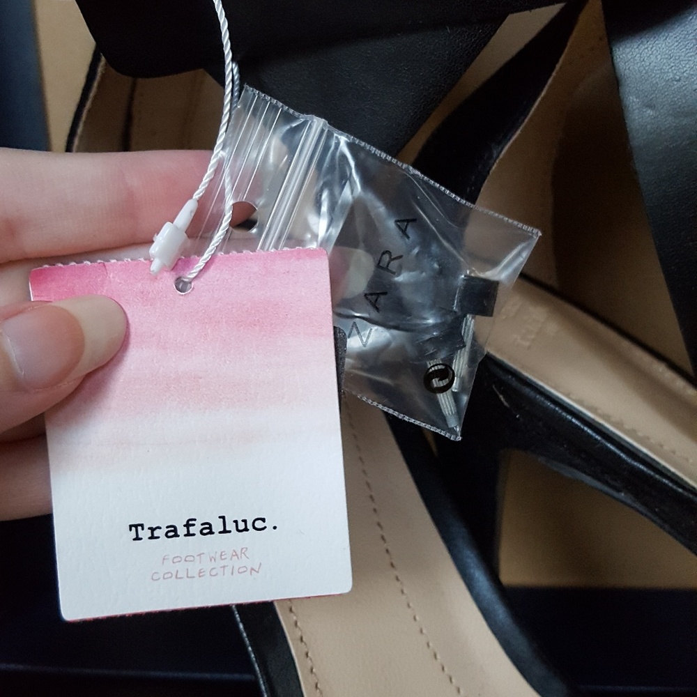 NEW Zara Trafaluc Suede Ankle Cuff Size 8 … - Picture 6 of 7